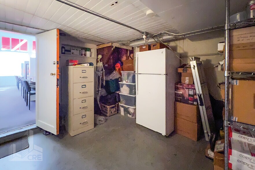 More Photos Of 397-399 Cortland Ave, San Francisco Storefront For Sale