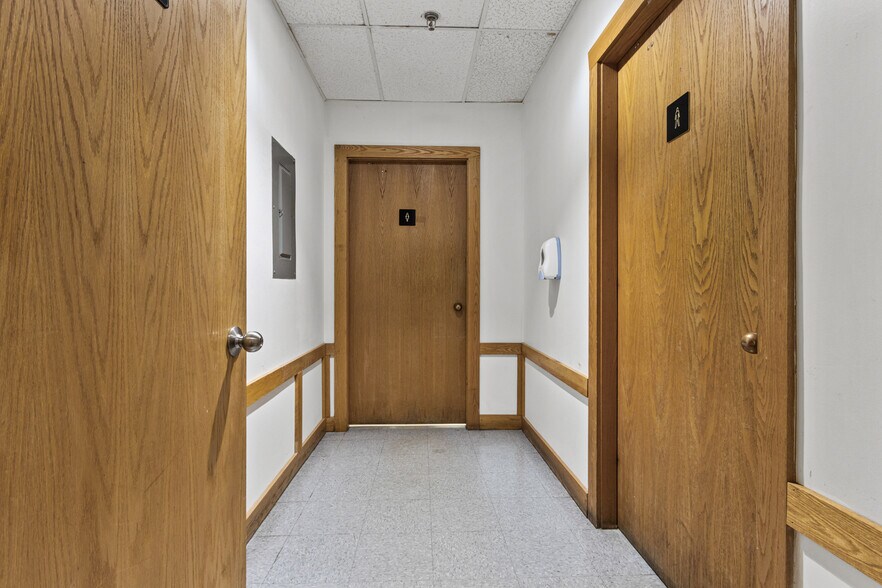 More Photos Of 2 Storer St, Kennebunk Office For Lease