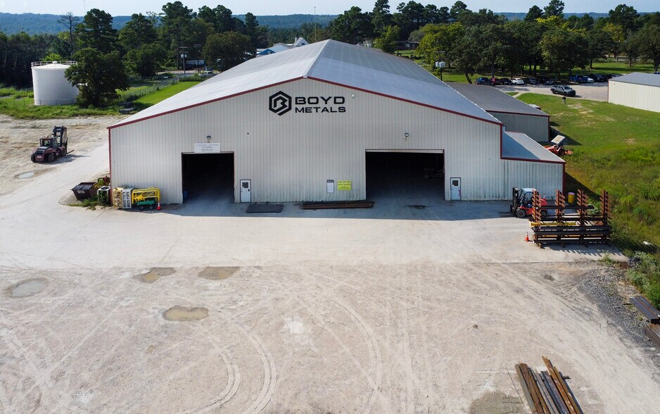 More Photos Of 8102 County Road 313 E, Tyler Distribution For Sale