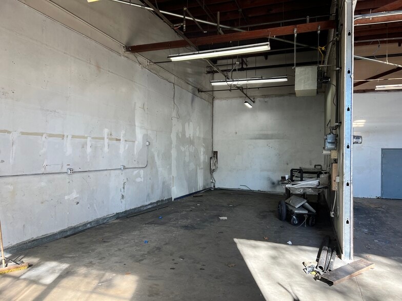More Photos Of 370 S 22nd St, San Jose Warehouse For Lease