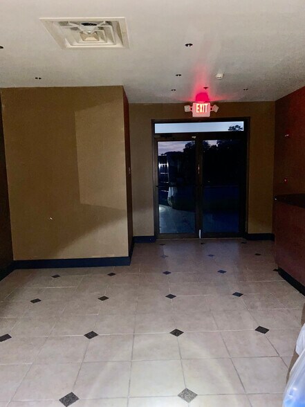 More Photos Of Ohio River Blvd, New Cumberland Bar For Sale