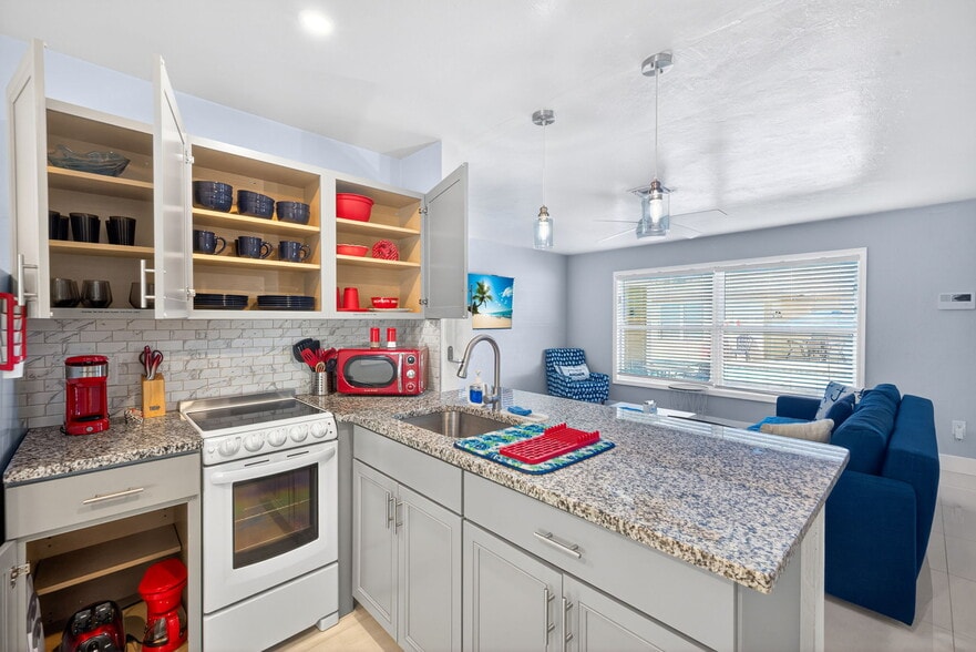 More Photos Of 624 SE 46th St, Cape Coral Apartments For Sale