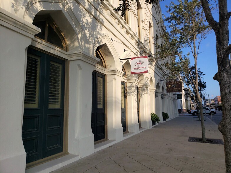 More Photos Of 305 21st St, Galveston Office For Lease