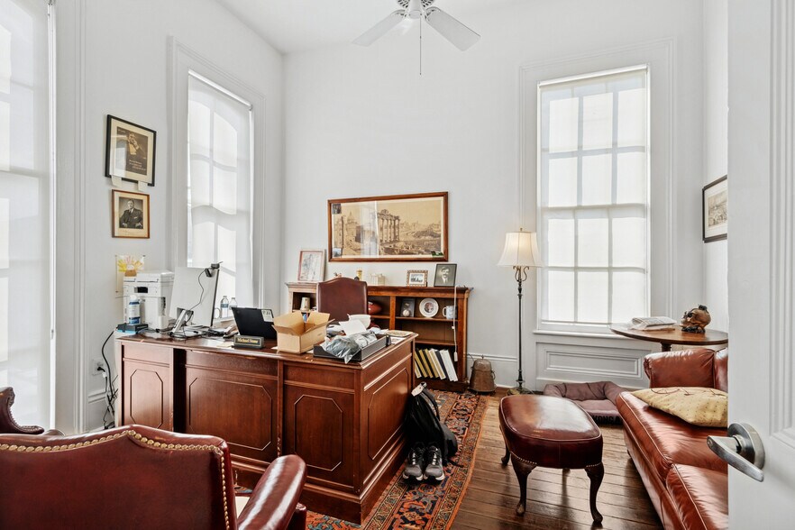 More Photos Of 3801 Magazine St, New Orleans Freestanding For Sale
