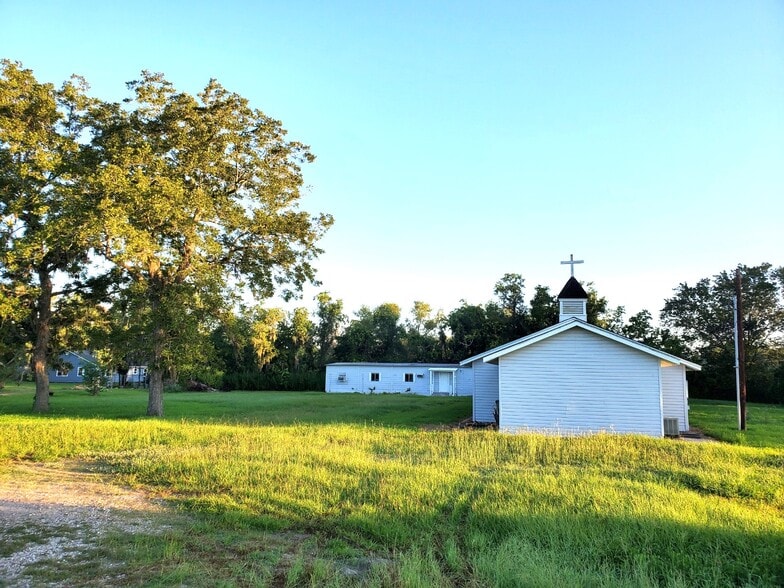 More Photos Of 3922 County Road 353, Brazoria Religious Facility For Sale