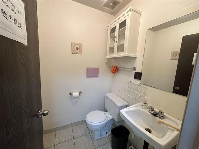 More Photos Of 13986 Cambie Rd, Richmond Light Distribution For Lease