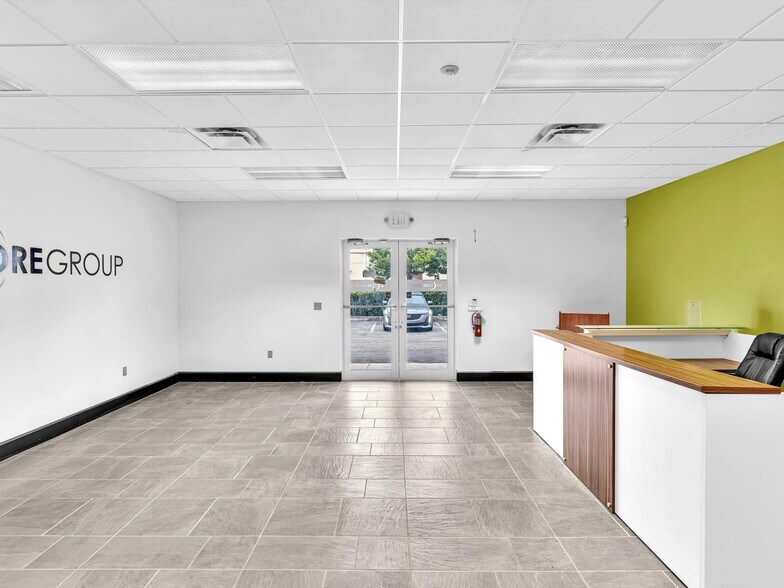 More Photos Of 2200 N University Dr, Sunrise Warehouse For Lease