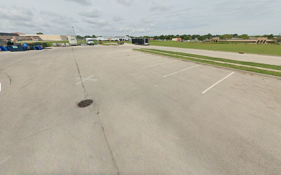 More Photos Of 572 Brewery Ln, Bourbonnais Distribution For Lease