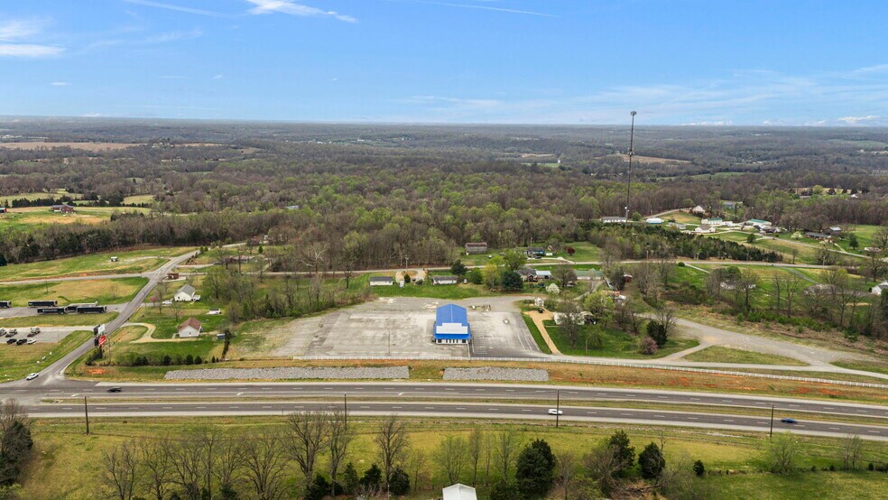 More Photos Of 5905 Veterans Memorial Hwy, Scottsville Showroom For Sale