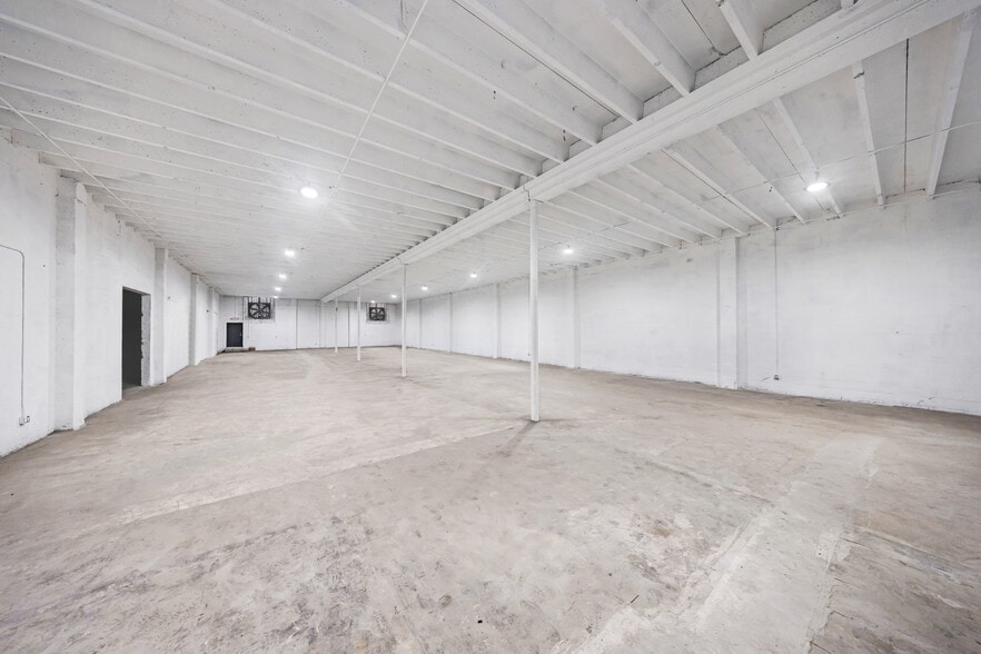 More Photos Of 3916-3920 NW 32nd Ave, Miami Warehouse For Lease