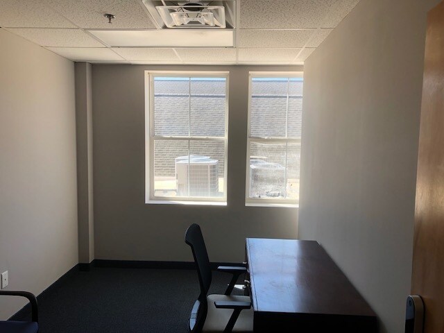 More Photos Of 21155 Whitfield Pl, Sterling Office For Sale