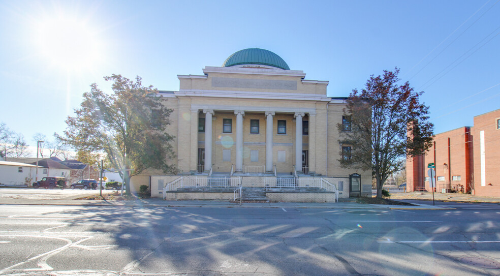 Primary Photo Of 219 E Church St, Marion Religious Facility For Sale