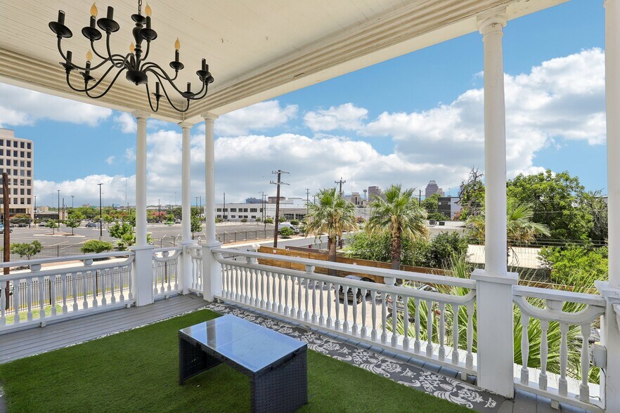 More Photos Of 421 Howard St, San Antonio Hospitality For Sale