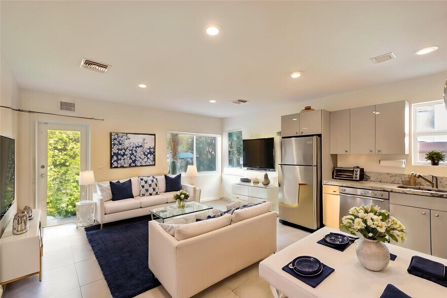 More Photos Of 322 Oklahoma St, Hollywood Multifamily For Sale