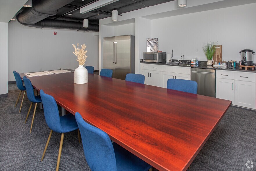More Photos Of 1303 Thomasville Rd, Tallahassee Office For Sale