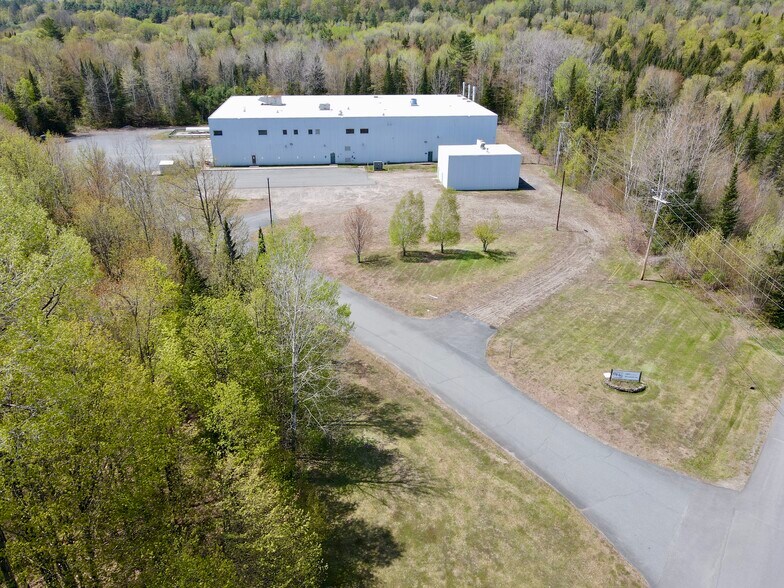 More Photos Of 1227 Industrial Pky, Saint Johnsbury Industrial For Lease