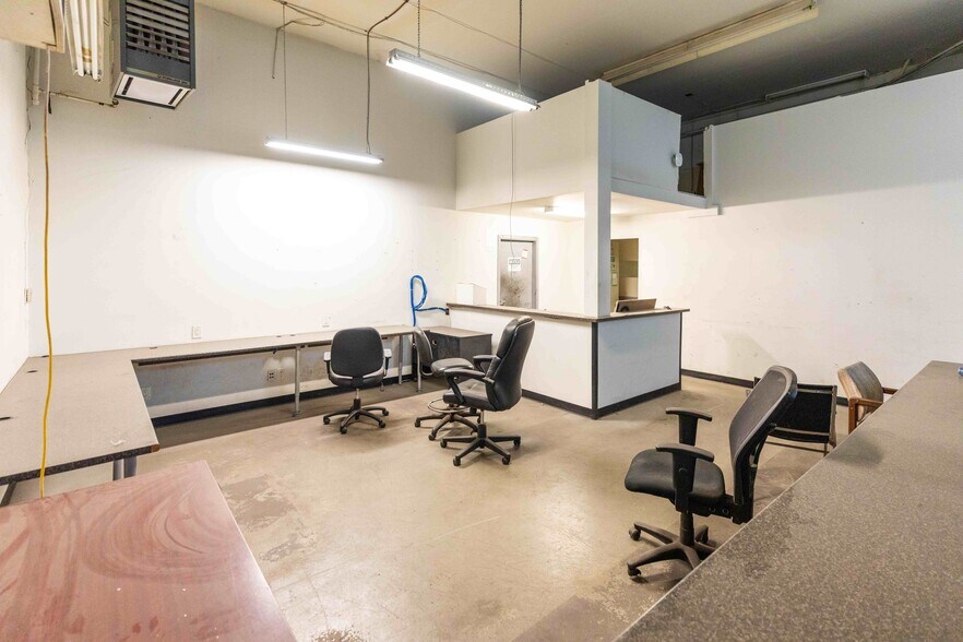 More Photos Of 32860 Mission Way, Mission Manufacturing For Lease