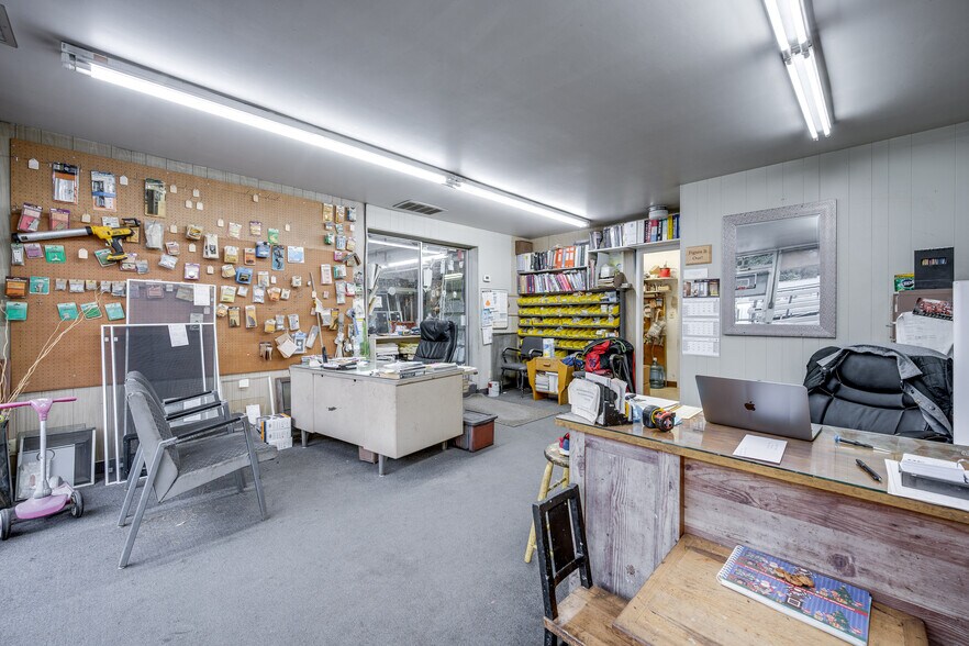 More Photos Of 195 S Grand Ave, Pullman Industrial For Sale