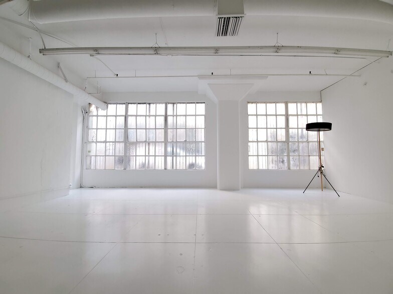 More Photos Of 1114 S Los Angeles St, Los Angeles Warehouse For Sale