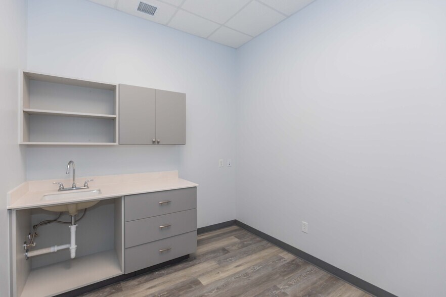 More Photos Of 7629 Hillside Rd, Amarillo Medical For Lease