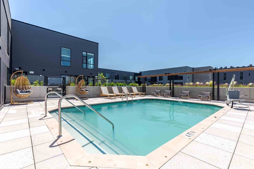 More Photos Of 6400 America Blvd, Hyattsville Apartments For Lease