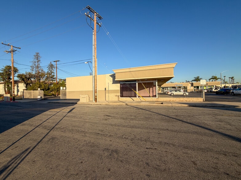 More Photos Of 1615-1649 W Chapman Ave, Orange Storefront For Lease