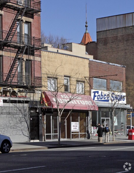 Primary Photo Of 2196 Third Ave, New York Storefront Retail Residential For Lease