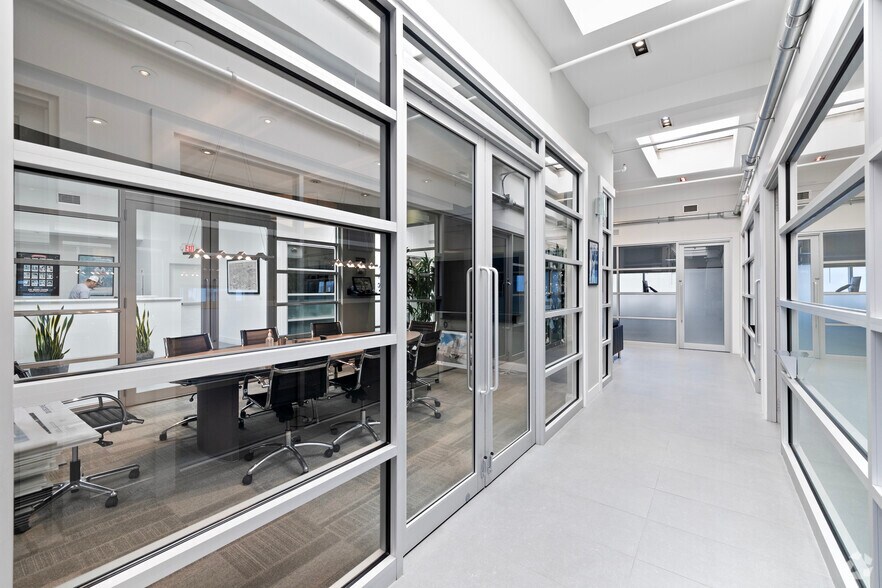 More Photos Of 45-47 NE 36th St, Miami Freestanding For Sale