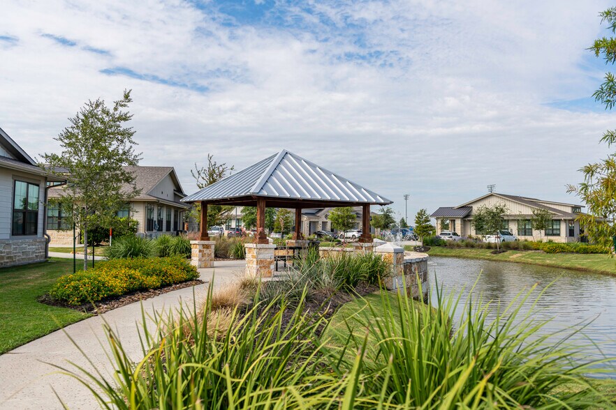 More Photos Of 10242 Greenhouse Rd, Cypress Office For Lease