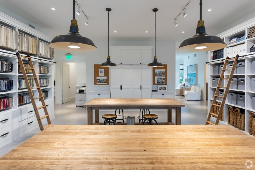 More Photos Of 15900 Old US Highway 41, Naples Unknown For Lease