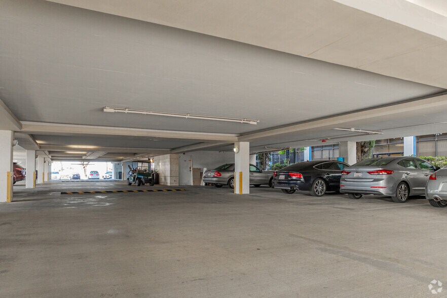 More Photos Of 5555 Garden Grove Blvd, Westminster Business Park For Sale