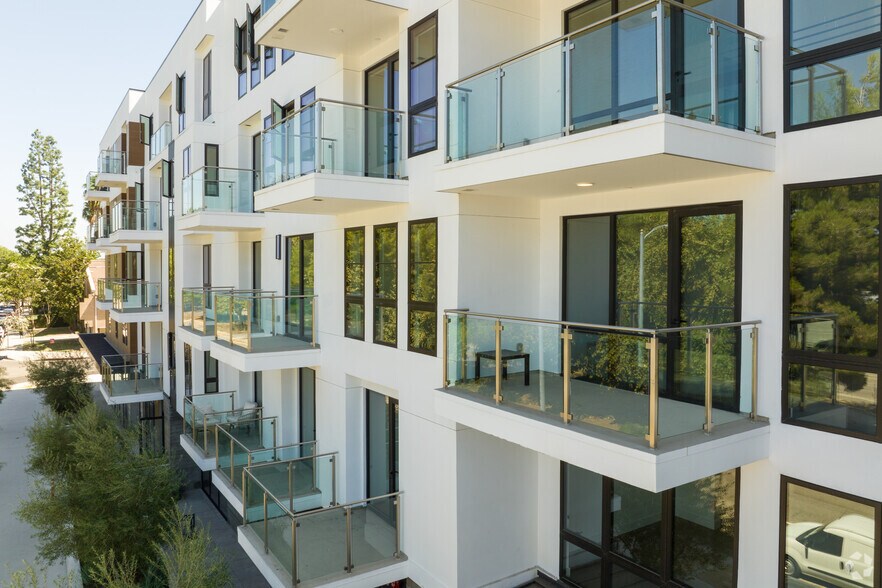 More Photos Of 12444 Chandler Blvd, North Hollywood Apartments For Lease