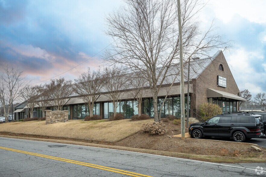 Primary Photo Of 439 Congaree Rd, Greenville Office For Lease