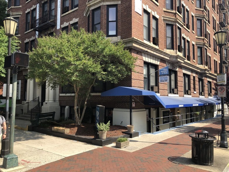 More Photos Of 900 W Franklin St, Richmond Apartments For Lease