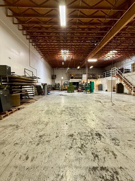 More Photos Of 110 Spring Hill Dr, Grass Valley Manufacturing For Sale