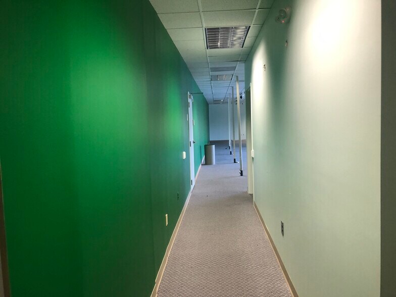 More Photos Of 1530 Hooker Rd, Greenville Freestanding For Lease