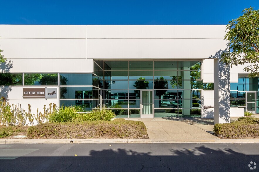 More Photos Of 11105 Knott Ave, Cypress Light Manufacturing For Lease