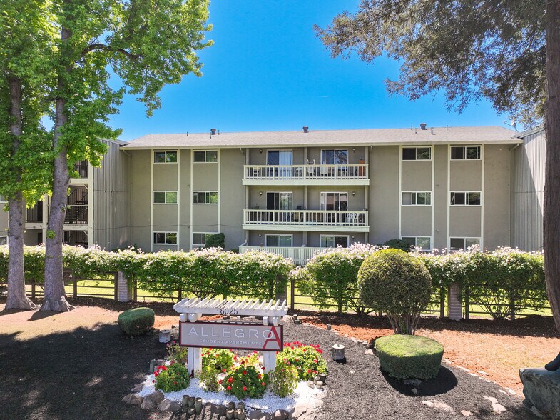 More Photos Of 8025 Beverly Dr, Rohnert Park Apartments For Sale