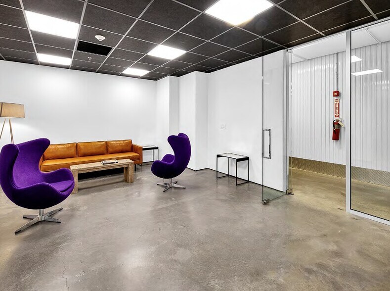 More Photos Of 122 W 146th St, New York Self Storage For Lease