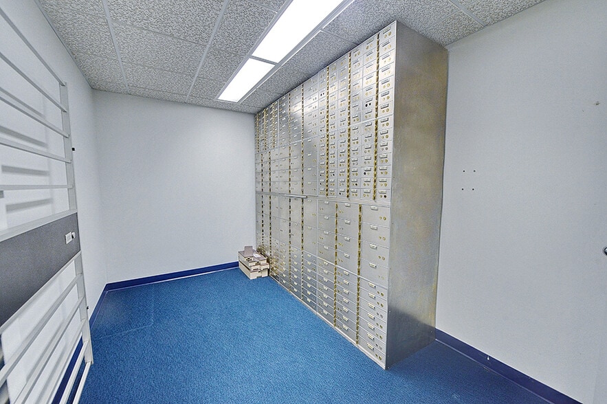 More Photos Of 10241 N Florida Ave, Citrus Springs Bank For Sale