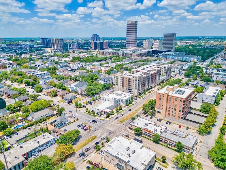 More Photos Of 1110 W Gray St, Houston Freestanding For Sale