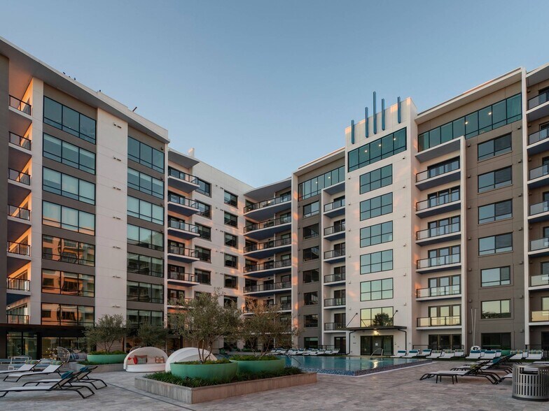 More Photos Of 295 NE Ivanhoe Blvd, Orlando Apartments For Lease