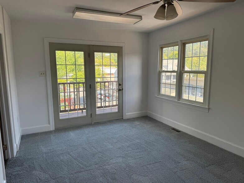 More Photos Of 199 Union St, Occoquan Storefront Retail Residential For Sale