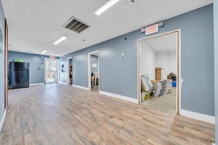 More Photos Of 81 5th Ave, Collinsville Manufacturing For Sale