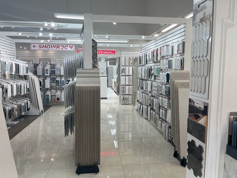 Primary Photo Of 1711-1759 N Powerline Rd, Pompano Beach Showroom For Lease