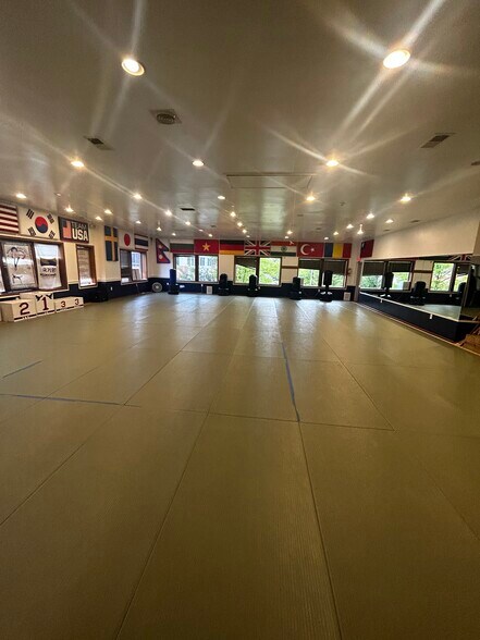 More Photos Of 465 Herndon Pky, Herndon Medical For Lease