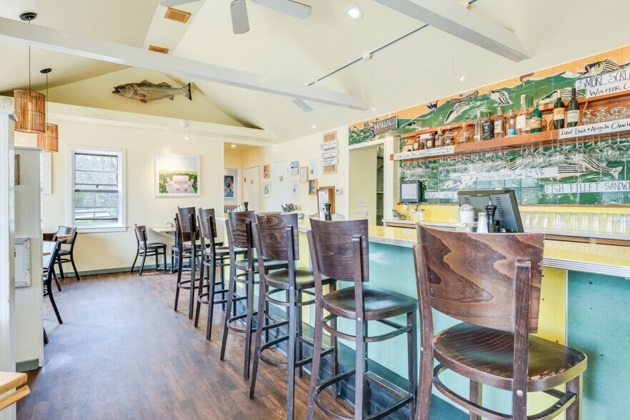 More Photos Of 1615 Bridgehampton, Sag Harbor Restaurant For Sale