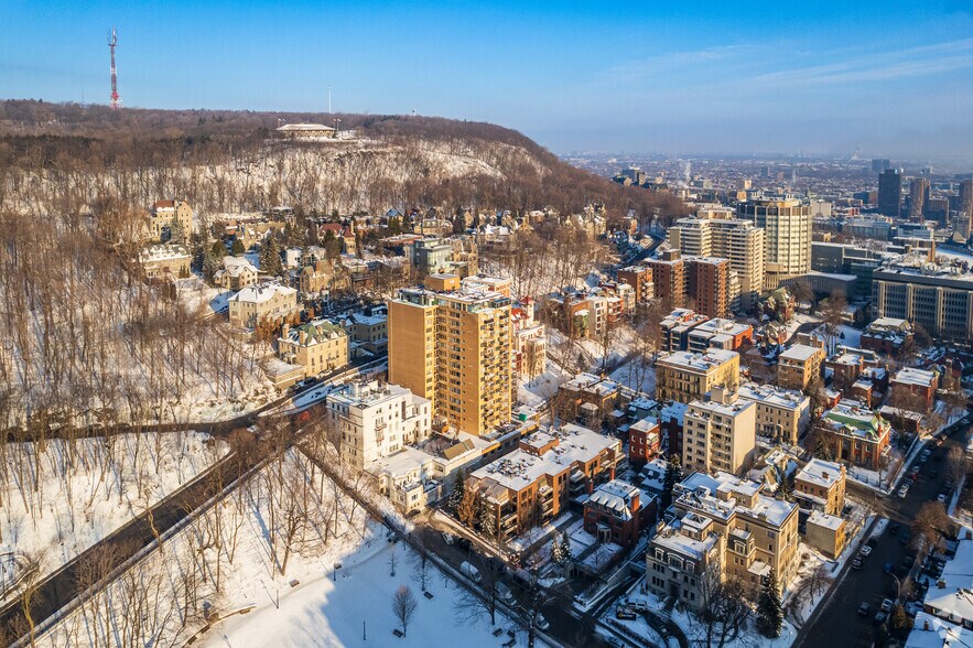 More Photos Of 1400 Av Des Pins O, Montréal Apartments For Sale