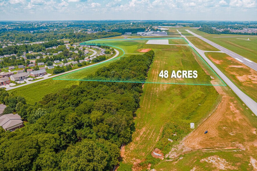 More Photos Of 200 Outlaw Field Rd, Clarksville Land For Lease