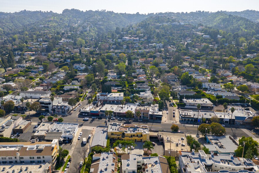 More Photos Of 13833-13841 Ventura Blvd, Sherman Oaks Storefront Retail Office For Sale